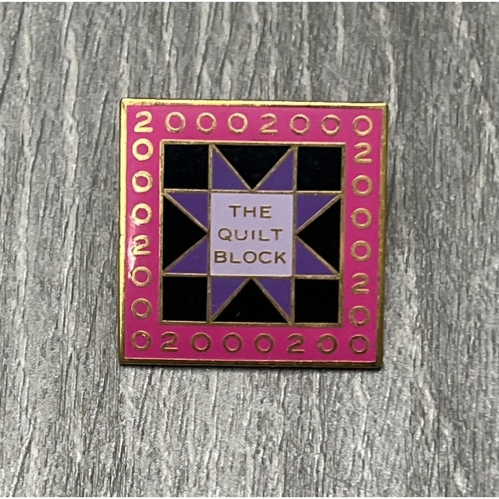 Vintage The Quilt Block 2000 Pin Peddlers Millennium Square Enamel Pin Gold Tone